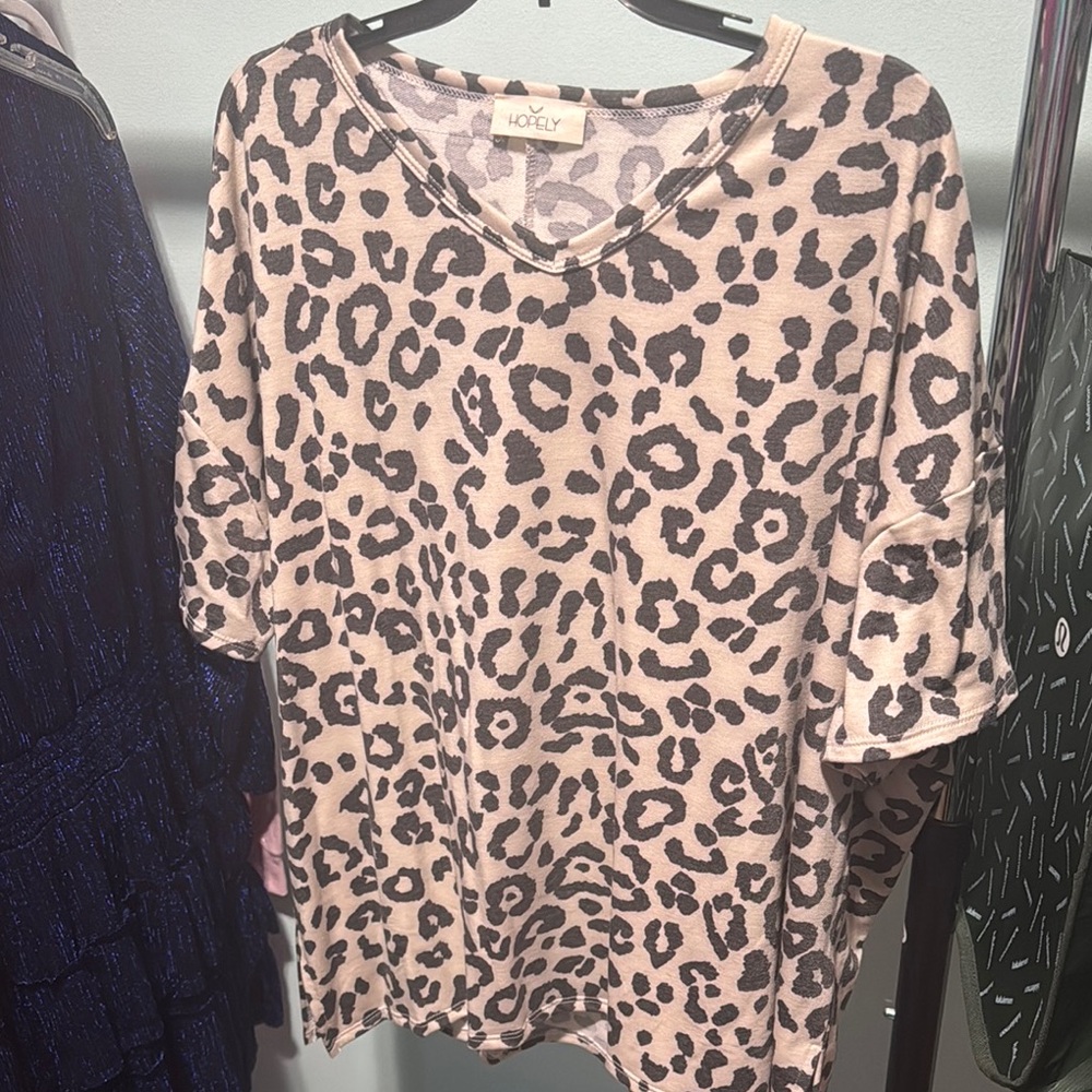 Cream and Tan Relaxed Boxy Blouse with 3/4 Sleeves